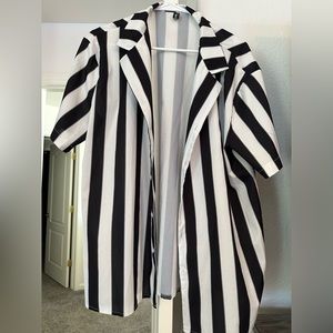 Black and white stripe button up